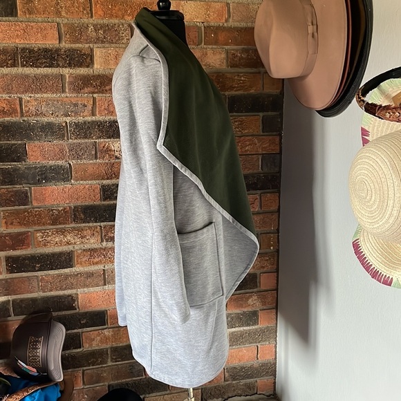 Fabletics Fleece lined Gray Outerwear - Picture 3 of 4